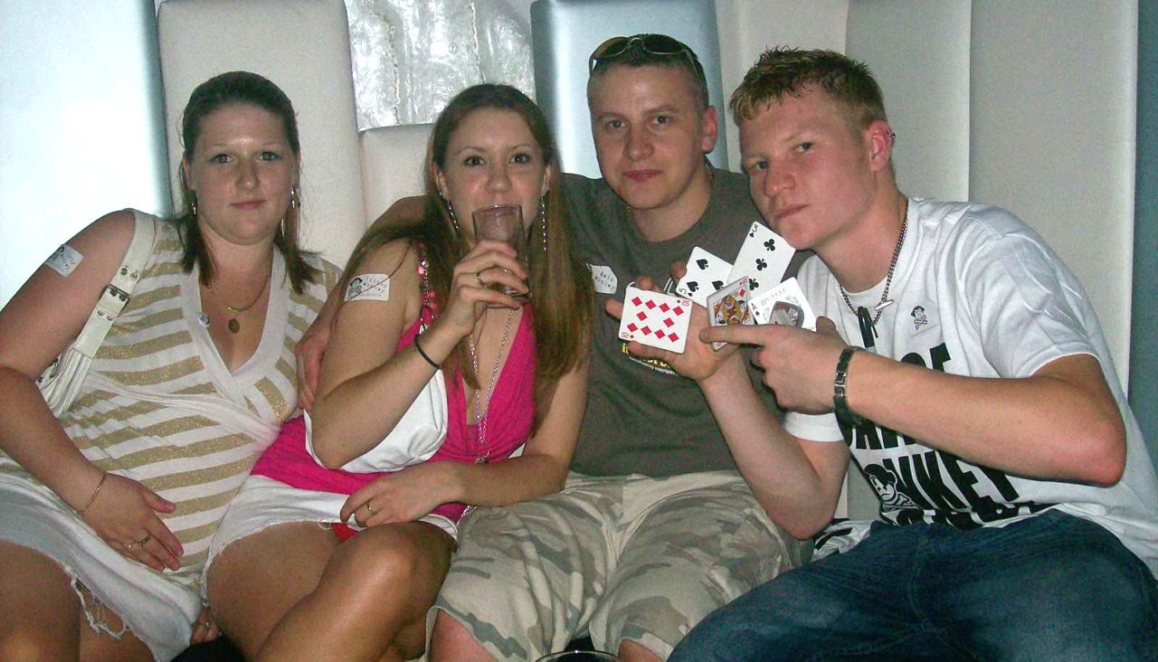 Street Magician Liam Walsh performing close up magic at Liquid Lounge Nightclub in Worthing